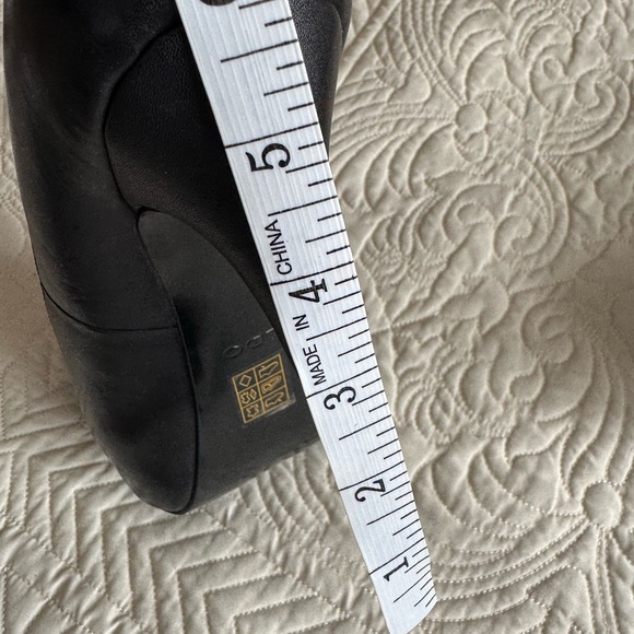 Black stiletto, Aldo heels, size 7 - Picture 5 of 6